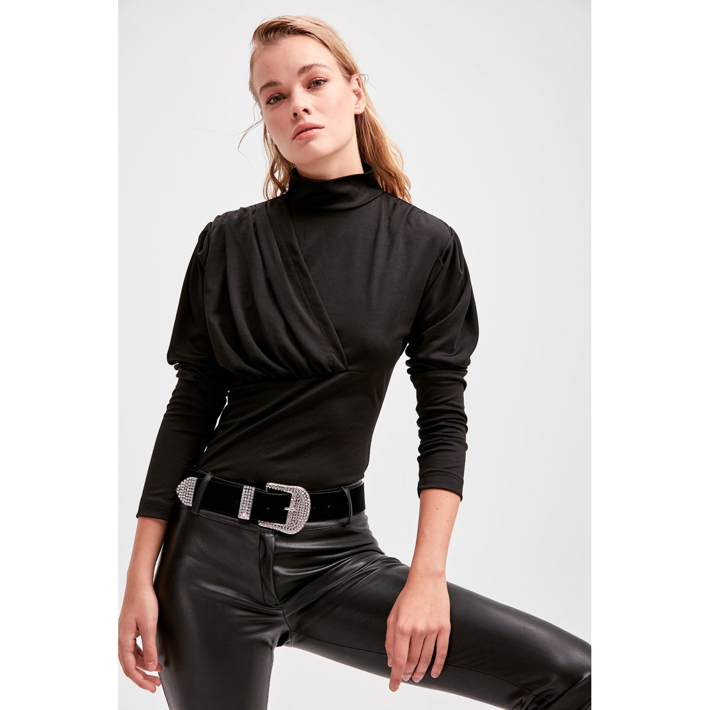 Trendyol Black Drapeed Knitted Upright Collar Body
