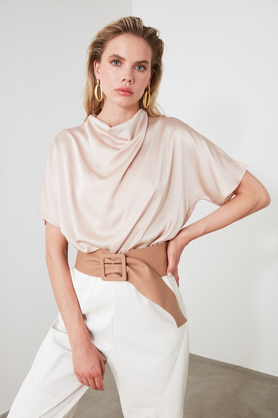 Trendyol Beige Degaje Collar Blouse