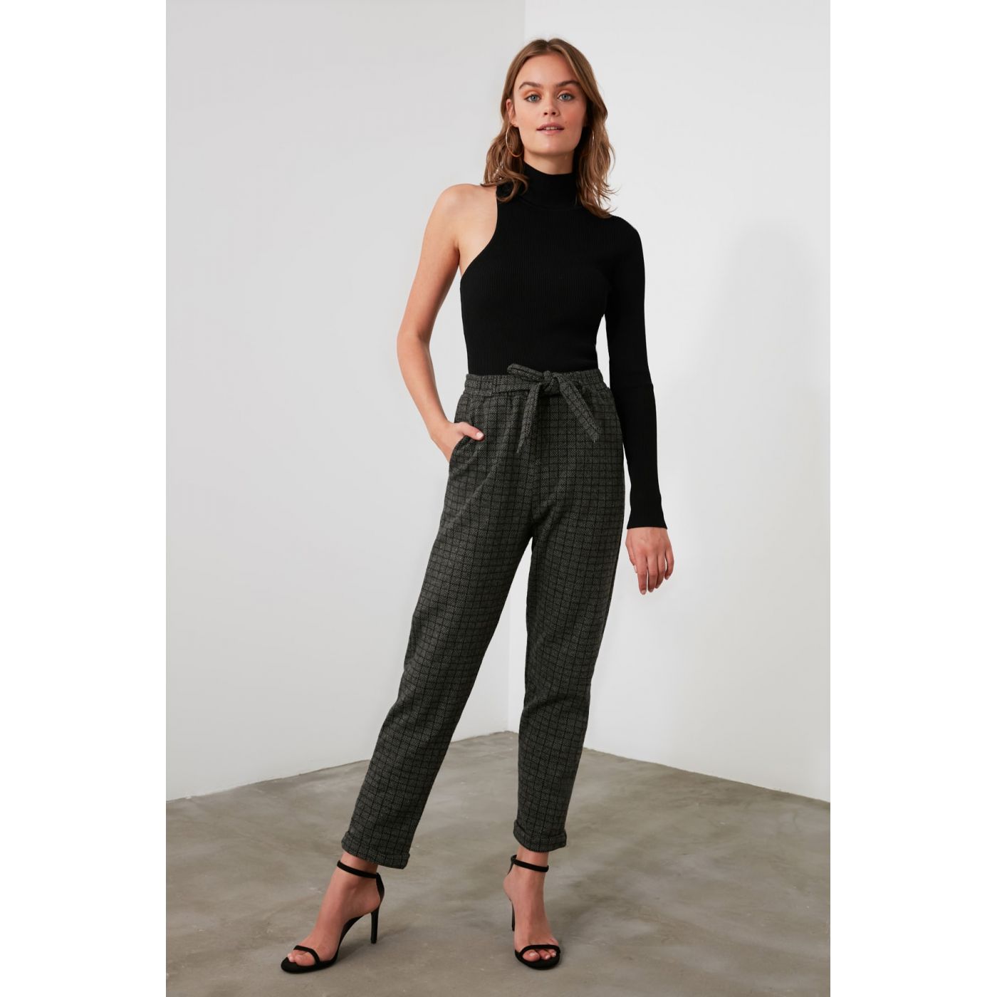 Trendyol Khai Binding Detailed Knitted Trousers