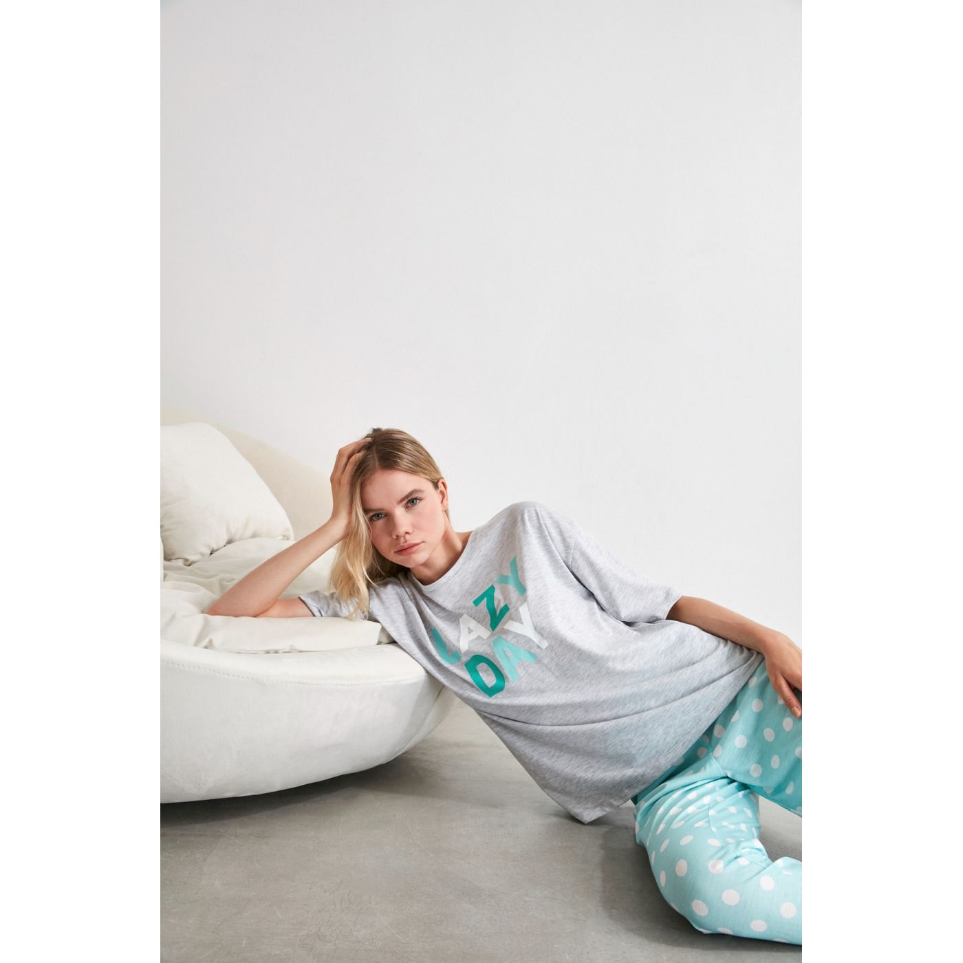 Trendyol Knitted Pyjamas Kit with Blue Motto