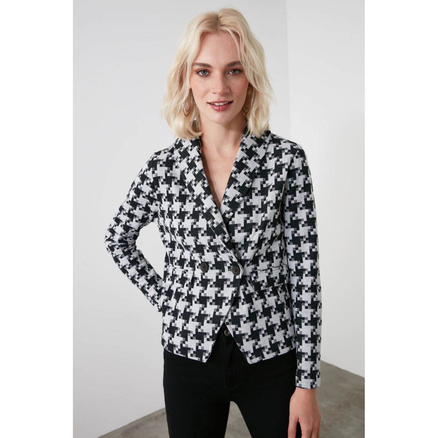 Trendyol Black Plaid Knitted Jacket