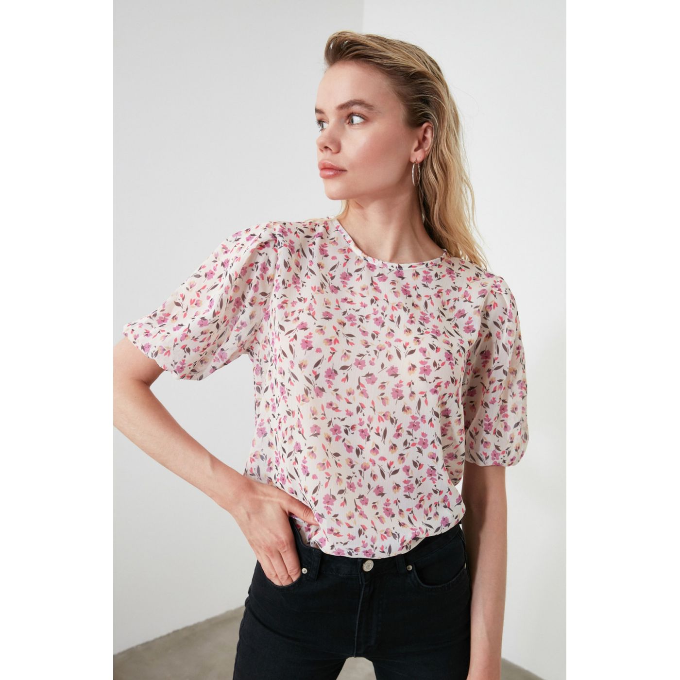 Trendyol Ekru Arm Ruffle Blouse