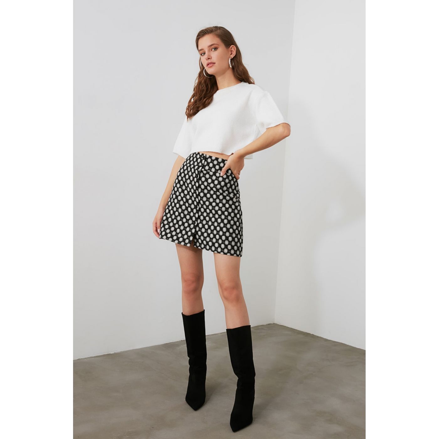Trendyol MiniSkirt with Black Scoreline
