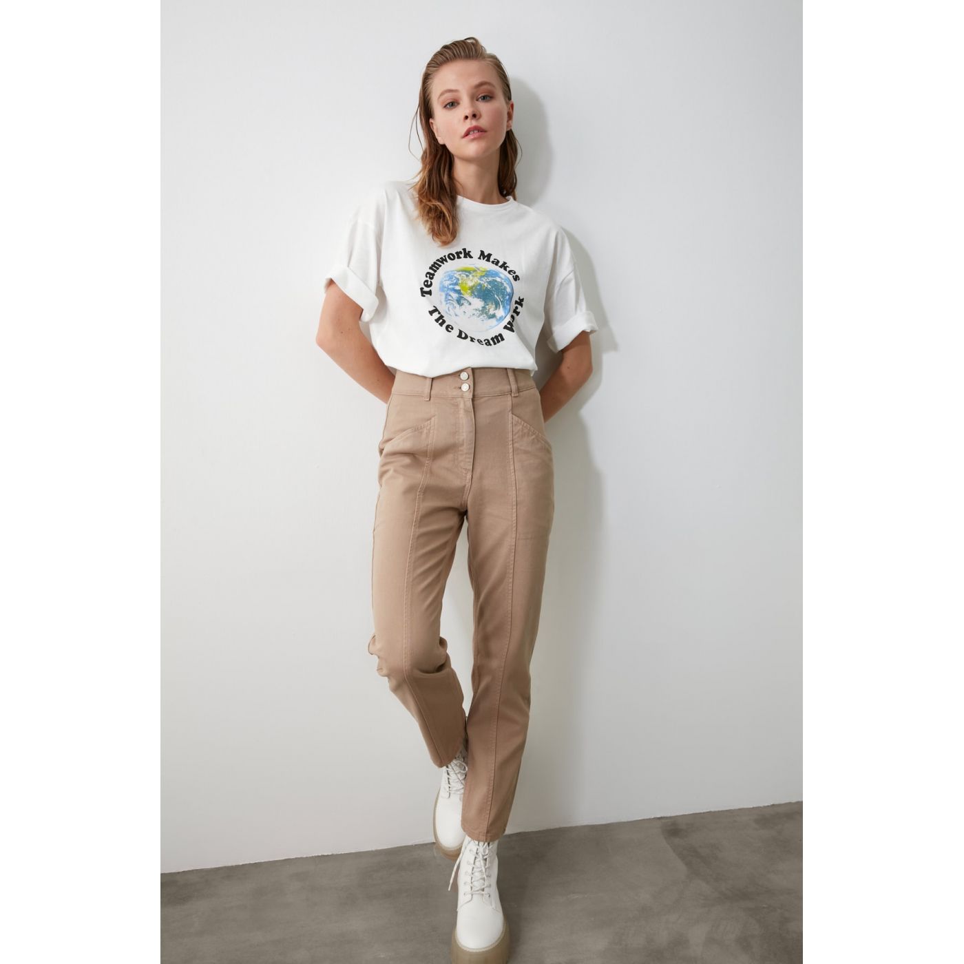 Trendyol Mink Stitch Detailing High Waist Mom Jeans