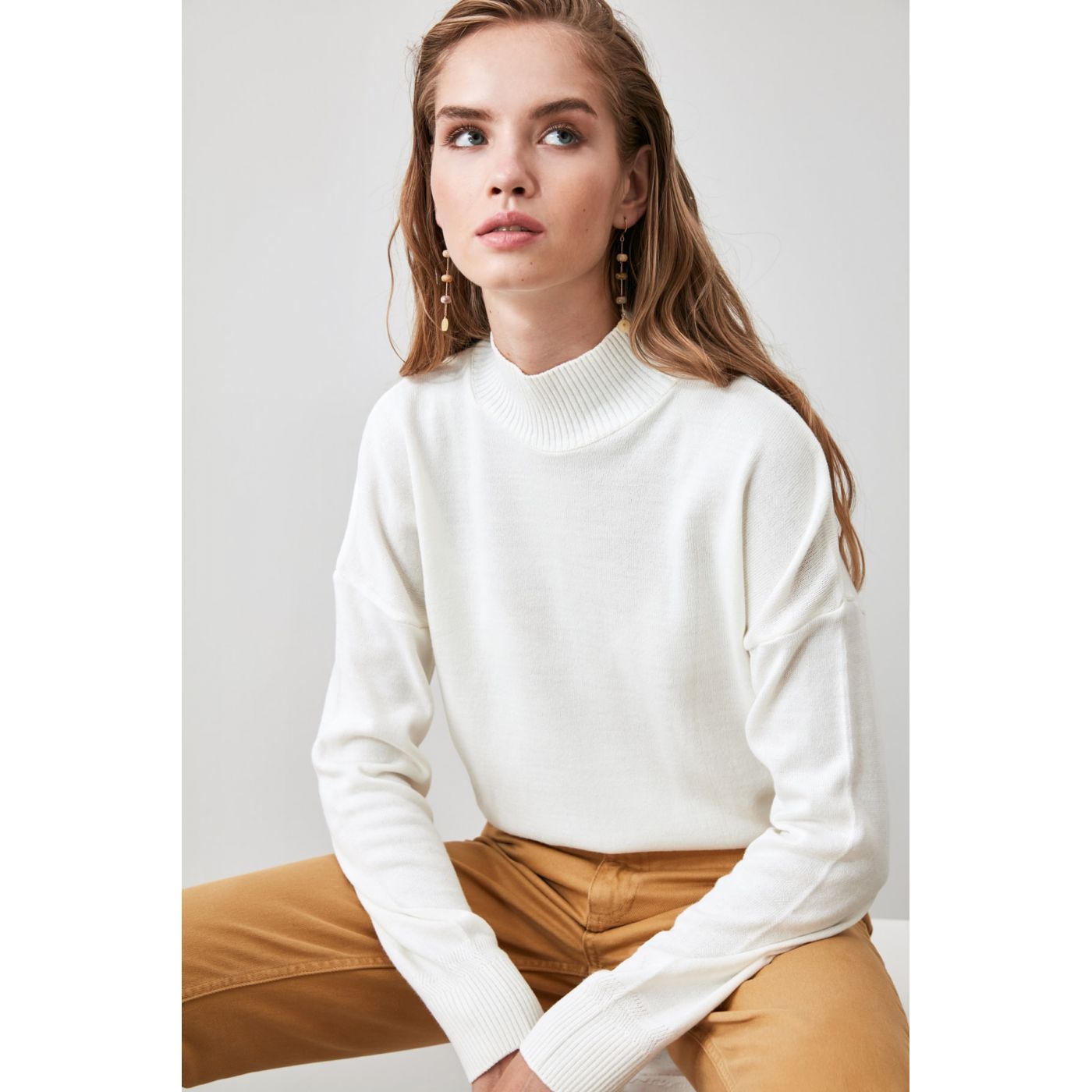 Trendyol Ekru Right Collar Knit Sweater