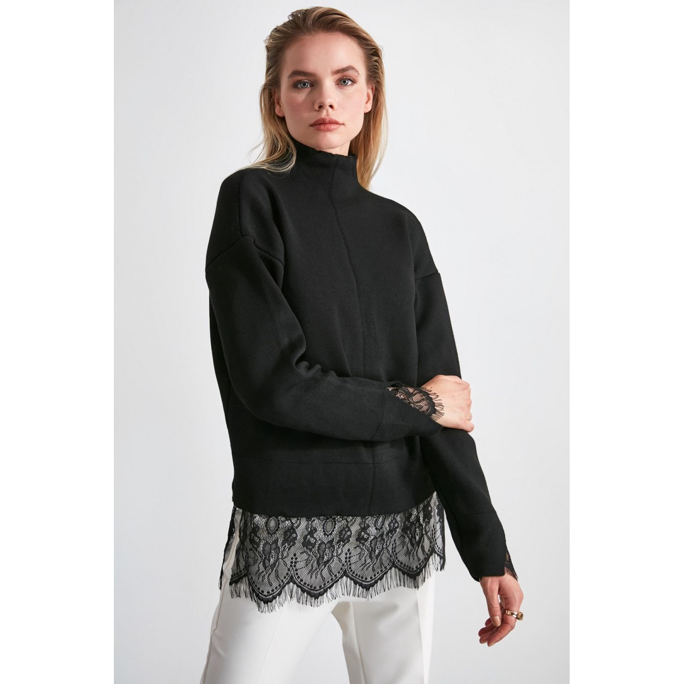 Trendyol Black Lace Detailed Knitwear Sweater