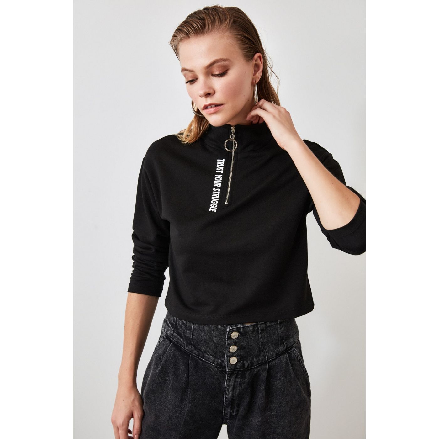 Trendyol Black Printed Zipper Crop Knitted Sweatshirt