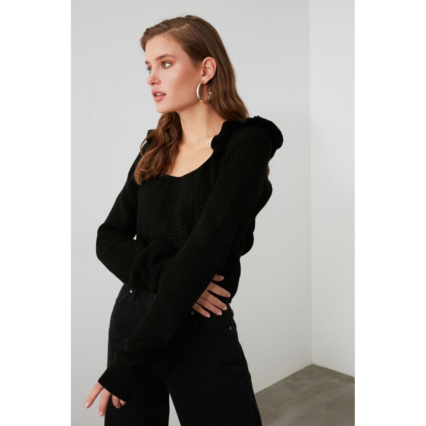 Trendyol Black Back Detailed Knitwear Sweater