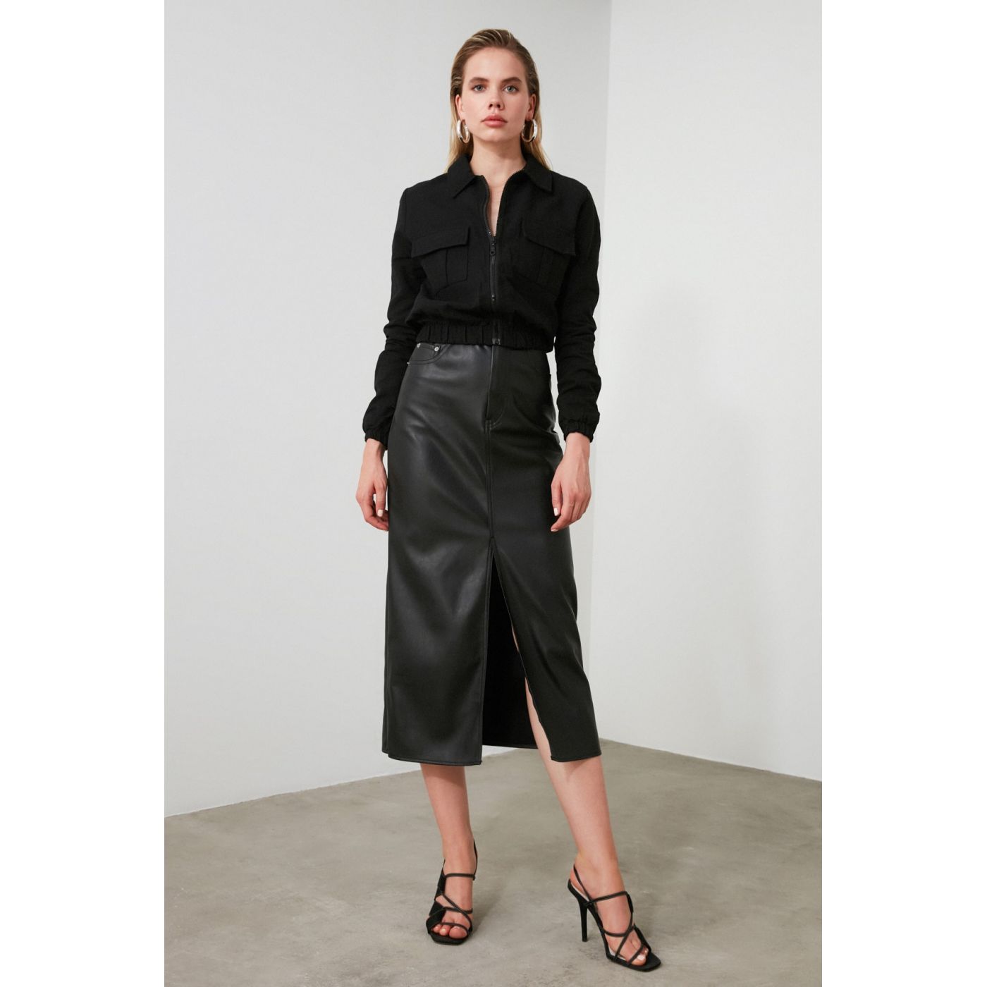Trendyol Black Crop Pocket Jacket