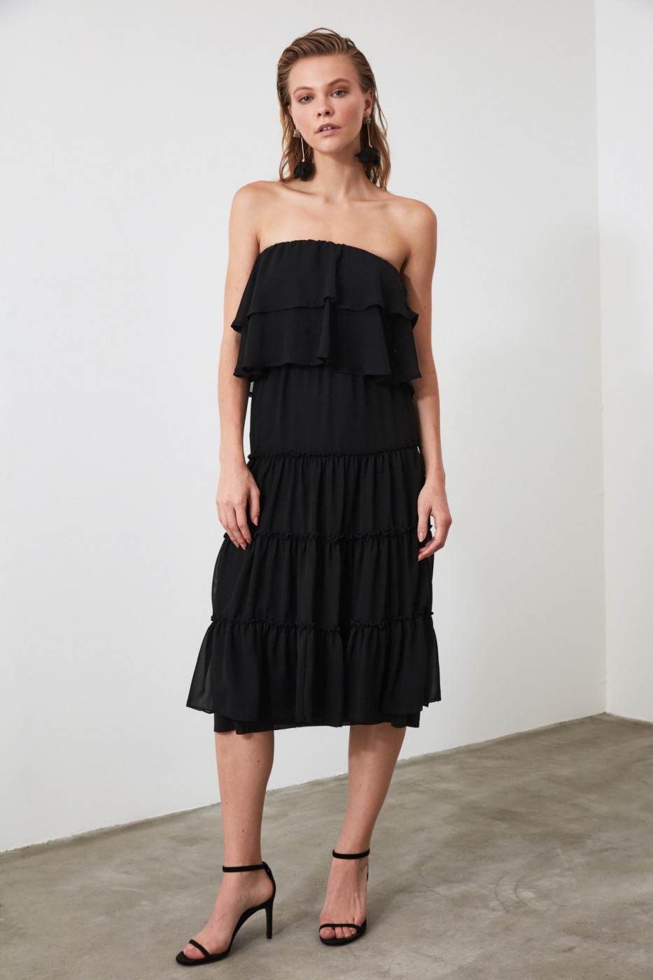 Trendyol Black Strapless Ruffle Detailed Dress