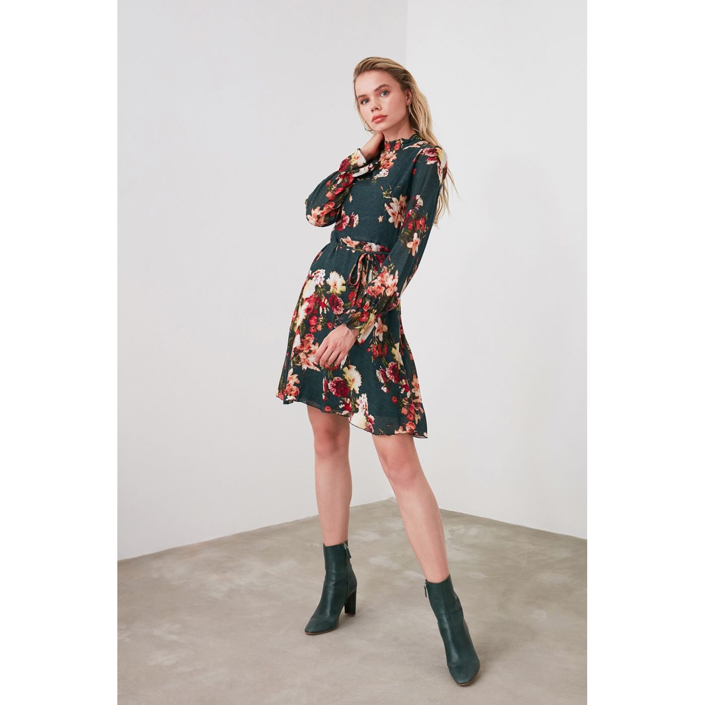 Trendyol Green Belt Flower Dress