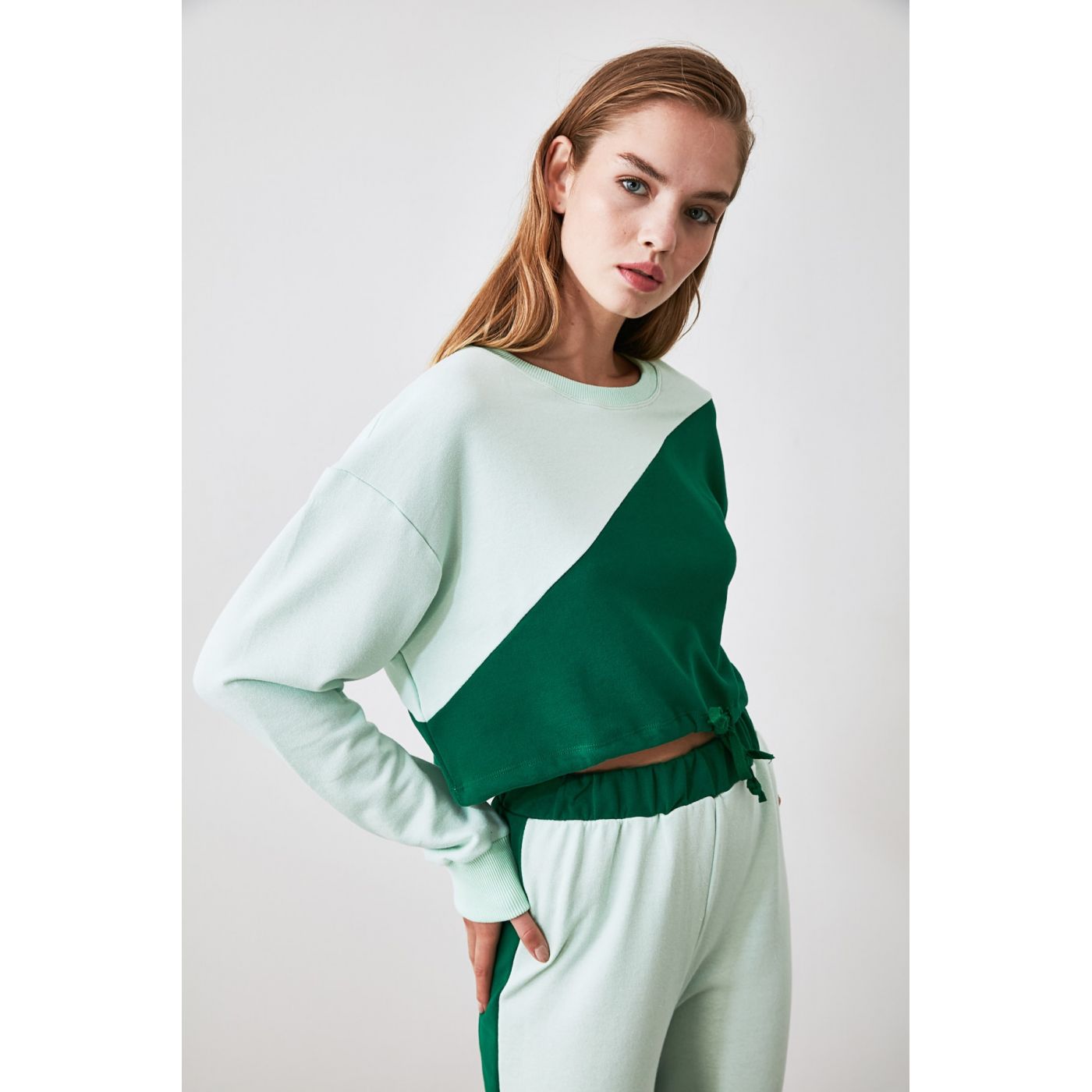 Trendyol Crop Knitted Sweatshirt WITH Emerald Green Color Block