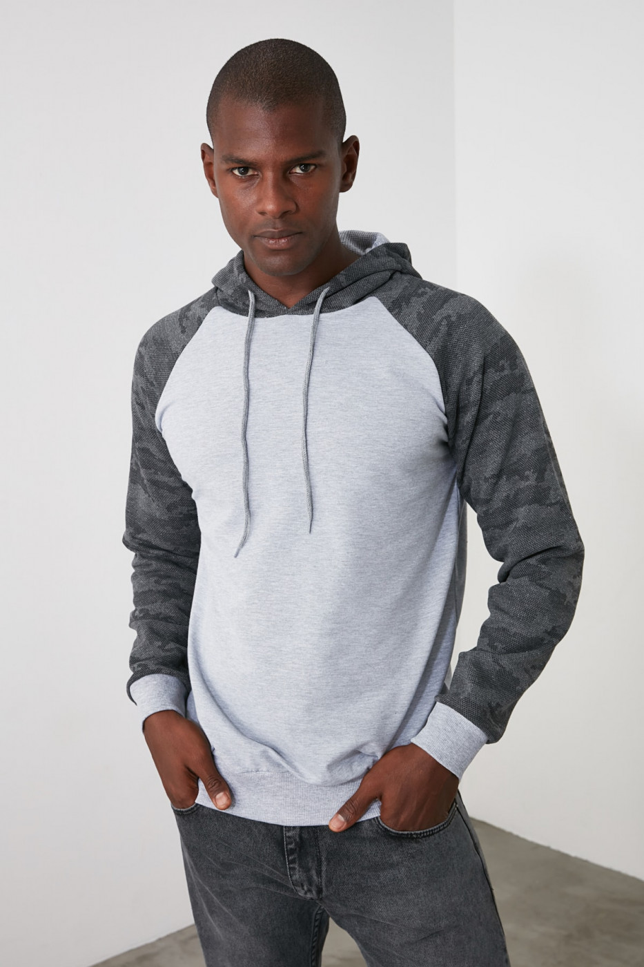 Trendyol Grey Men Camouflage Detailed Hooded Regular Fit Sweatshirt