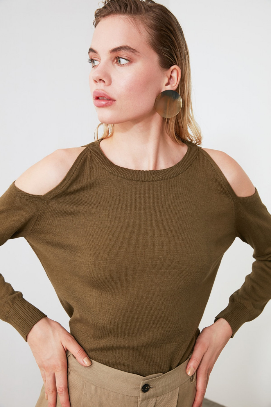 Trendyol Khaki Cut Out Detailed Knitwear Sweater