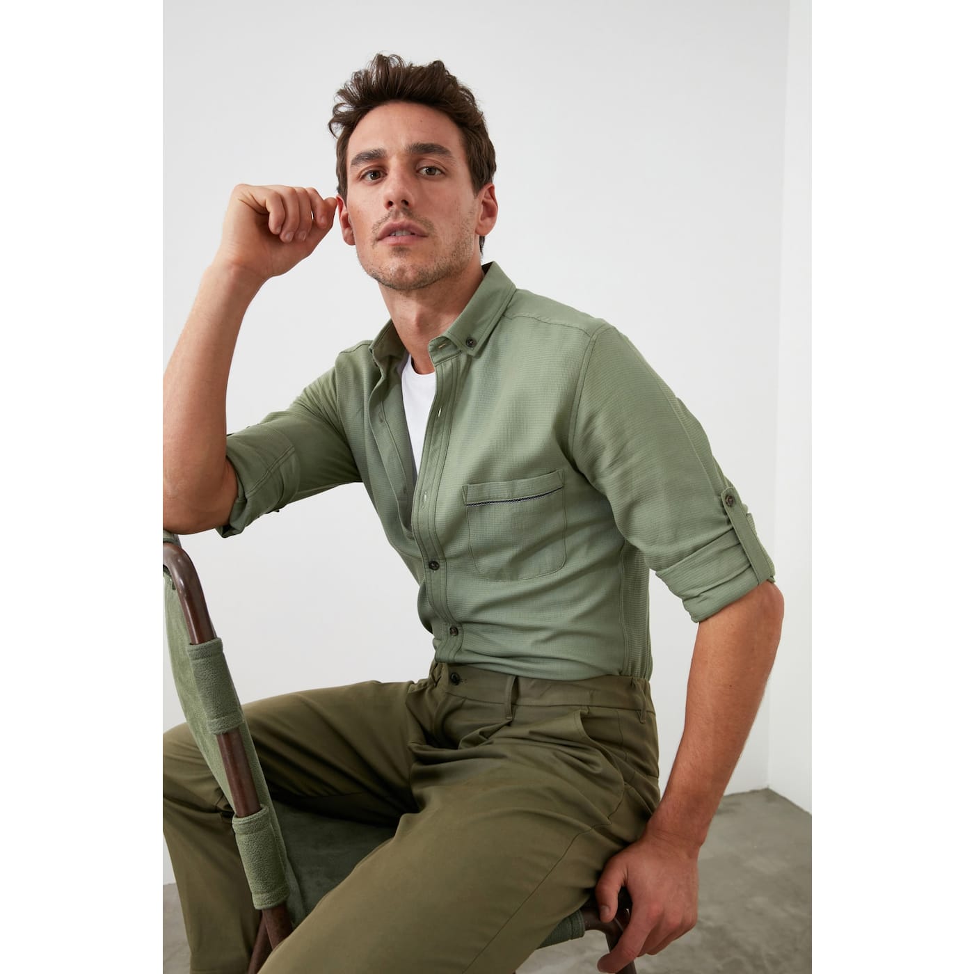Trendyol Green Men's One-Pocket Button-down Collar Slim Fit Shirt