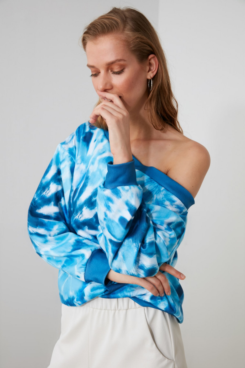 Trendyol Blue Batik Patterned Basic Knitted Sweatshirt