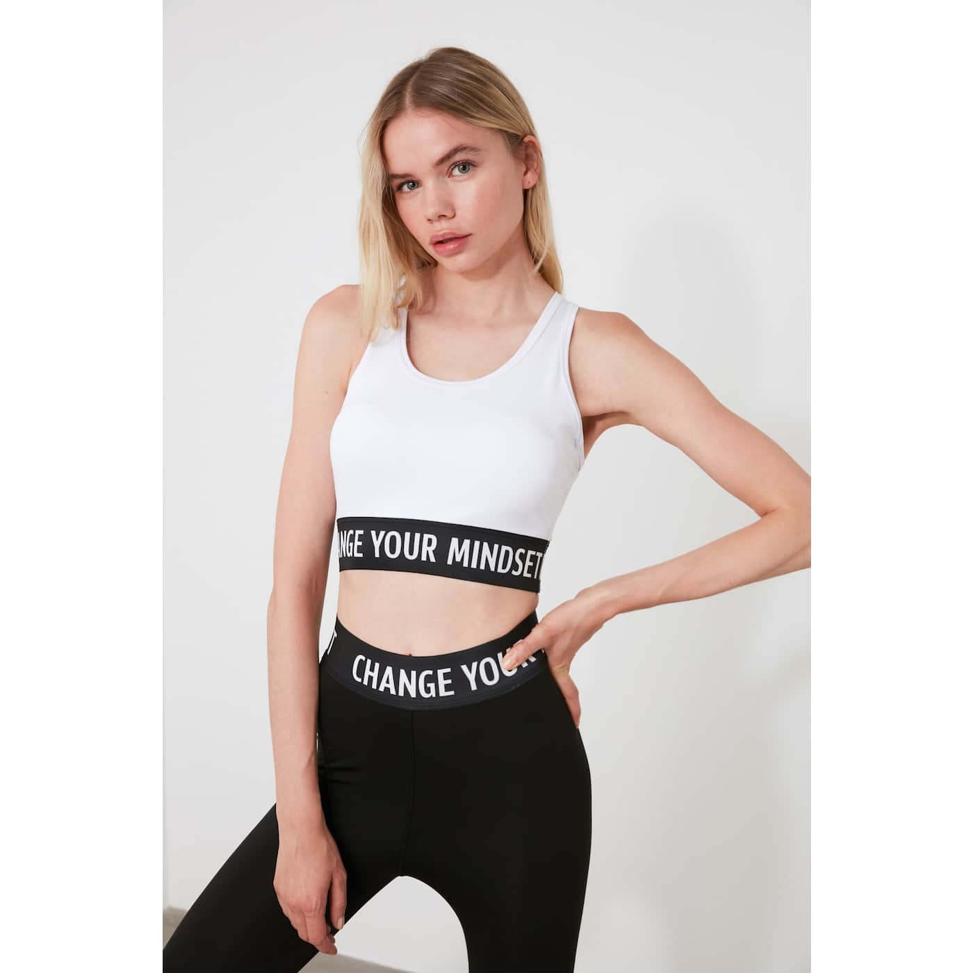 Trendyol White Ribbon Detailed Assisted Sports Bra