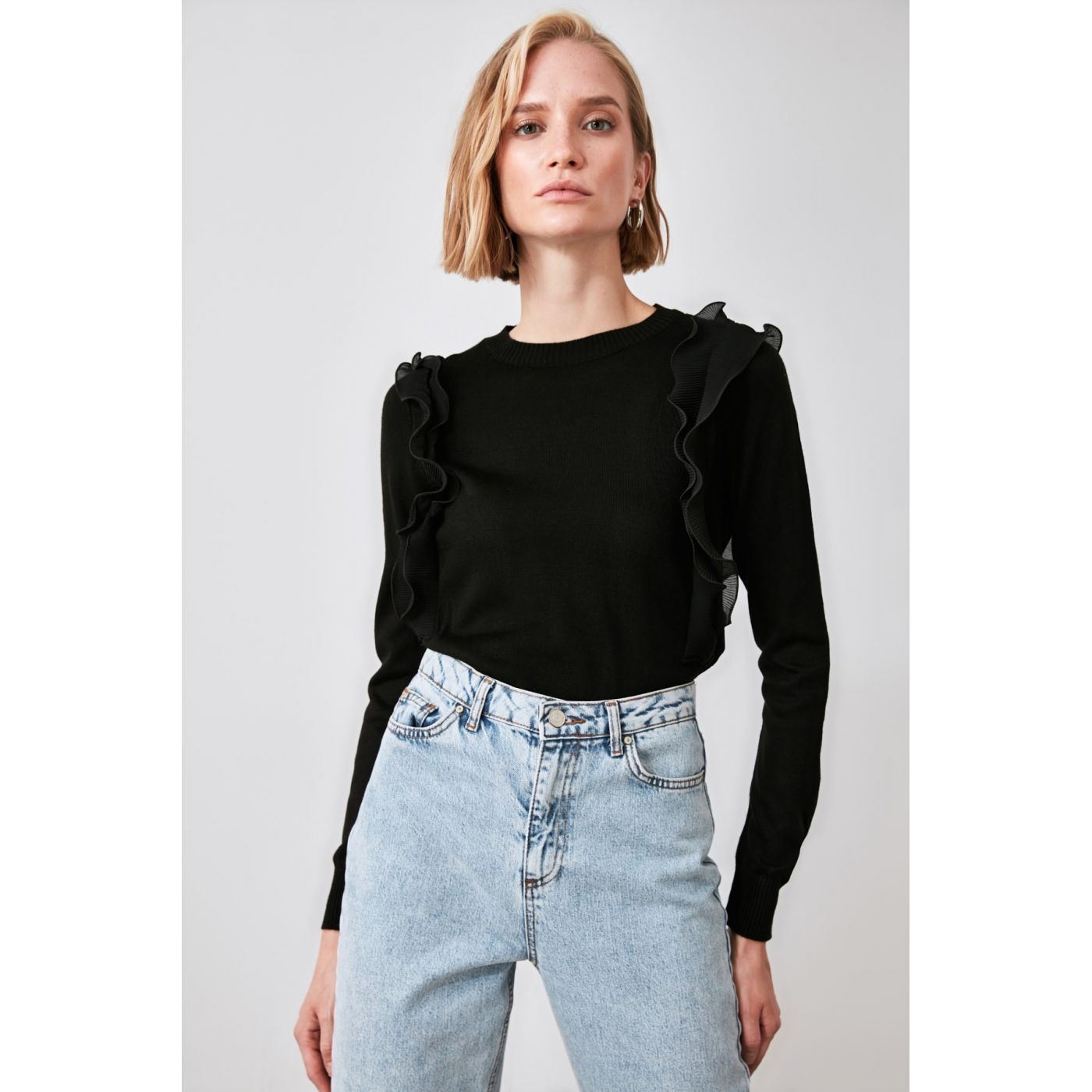Trendyol Knitwear Sweater with Frills in Black Sleeves