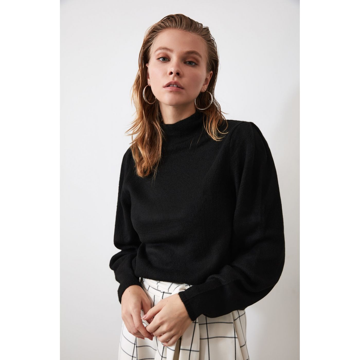 Trendyol Black Upright Collar Lever Plili Knit Sweater