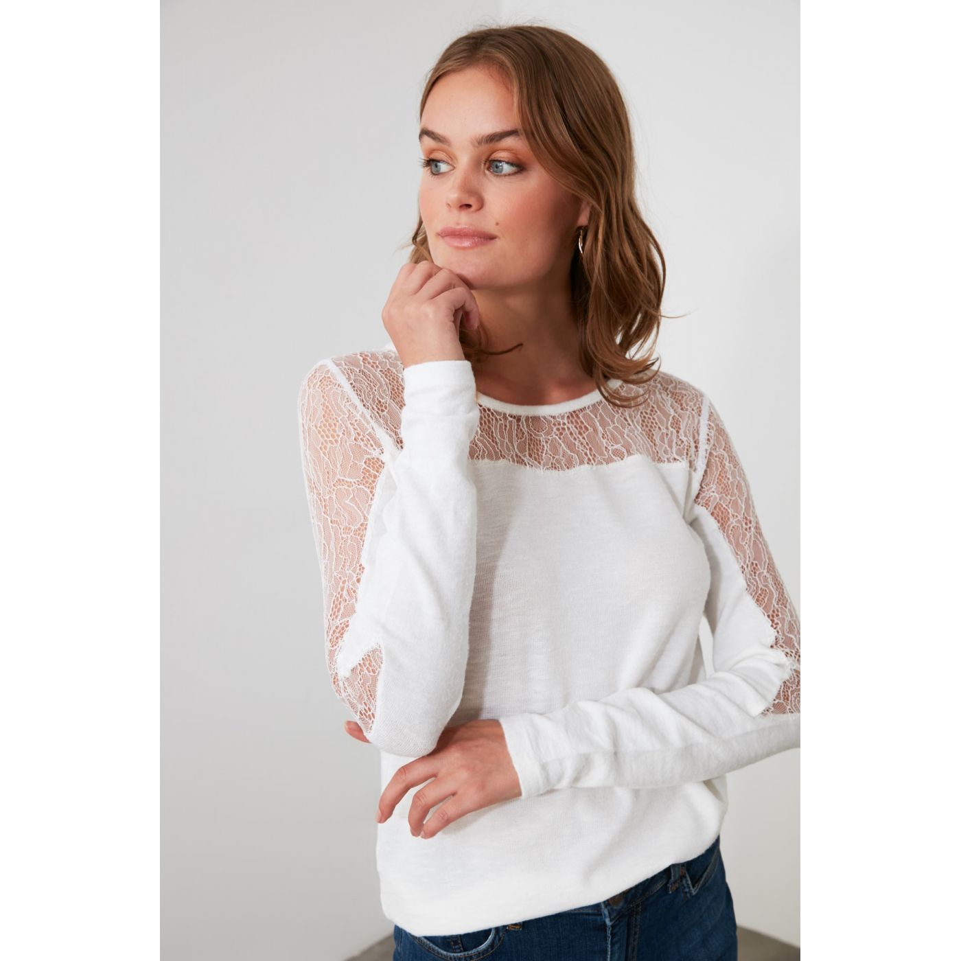 Trendyol Ekru Lace Detailed Knitted Blouse
