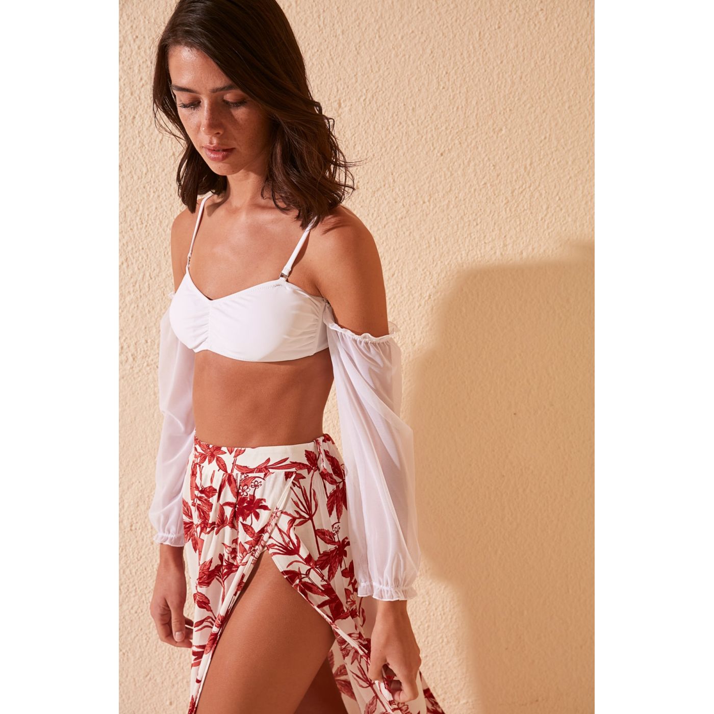 Trendyol White Alternative Ly-Used Bikini Top