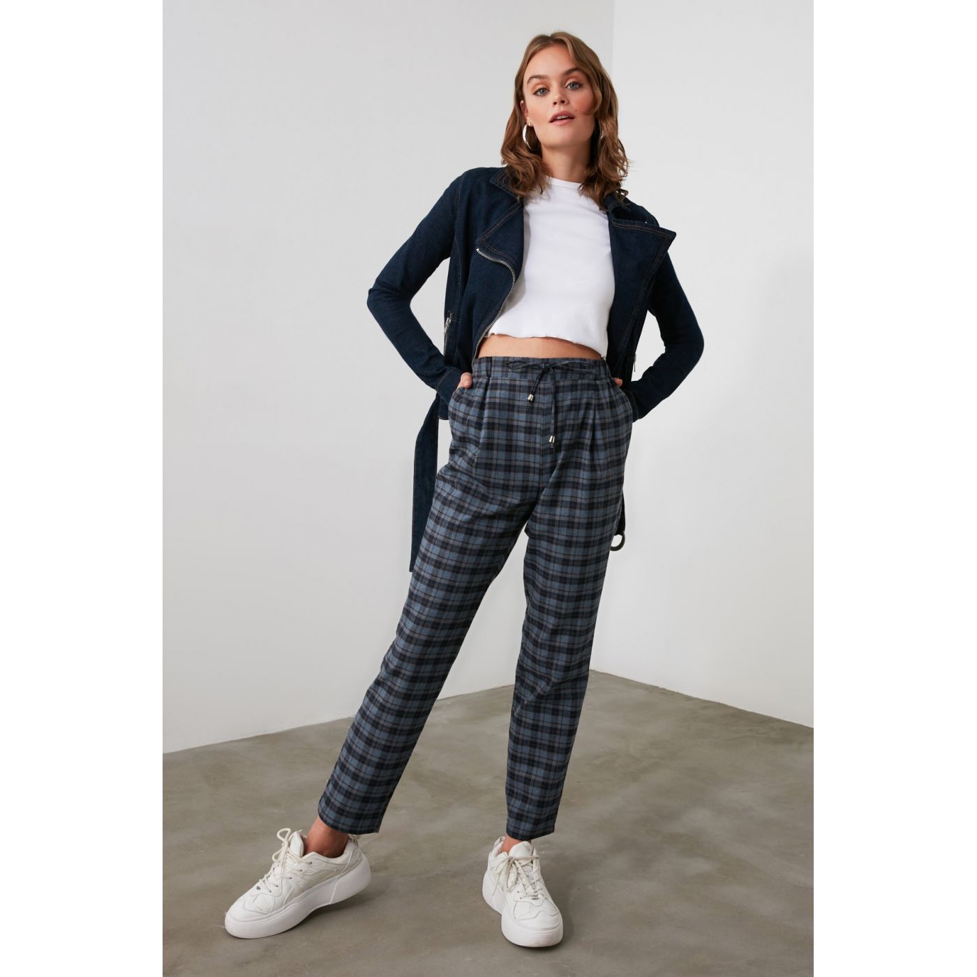 Trendyol Anthracite Plaid Pants