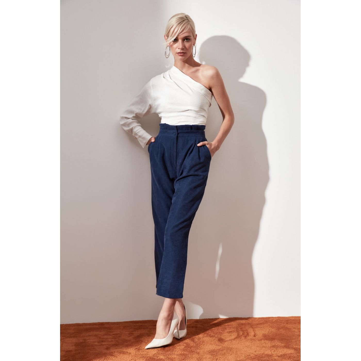 Trendyol Indigo Straight Cut Pants