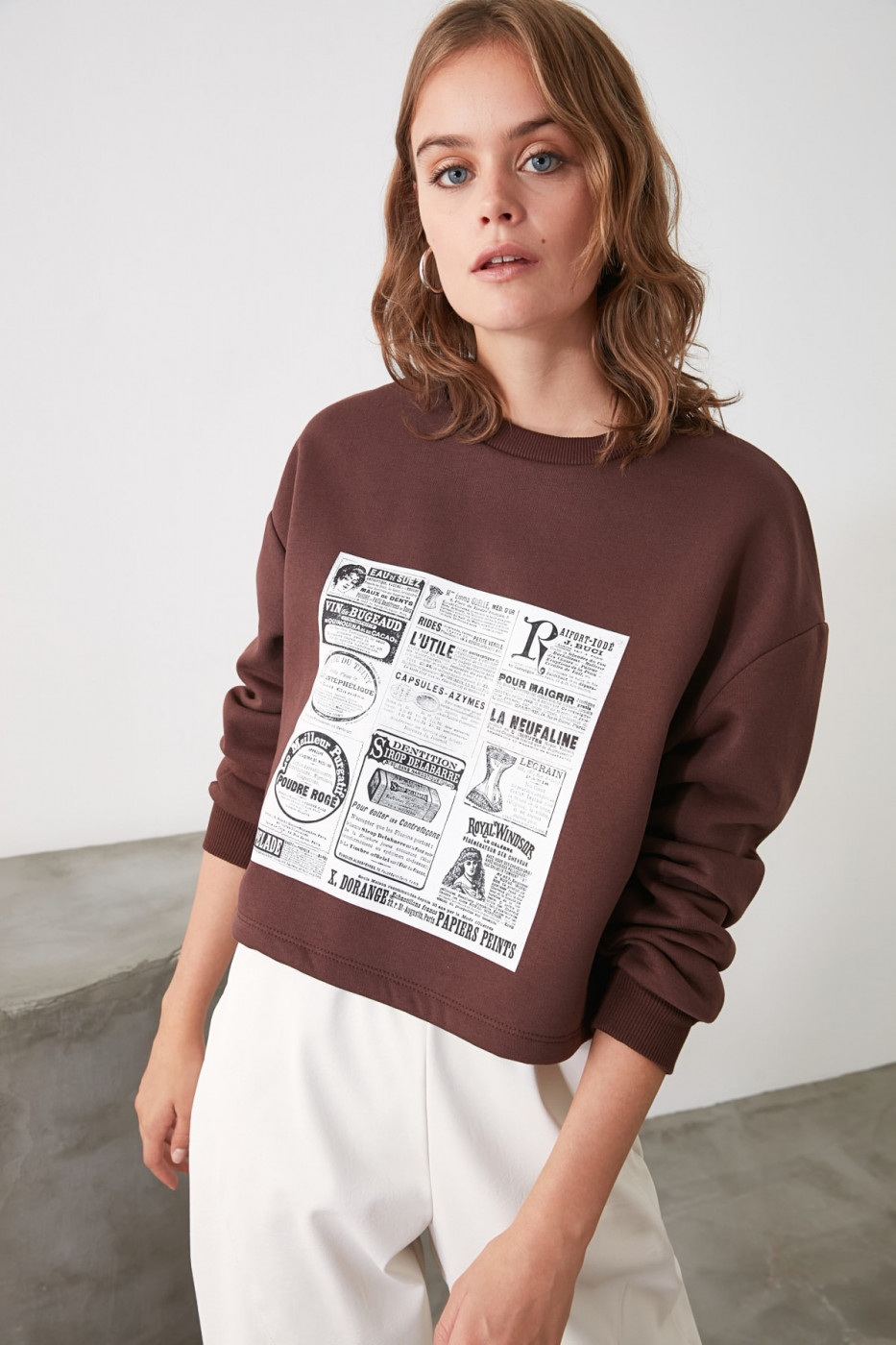 Trendyol Brown Printed Crop Knitted Sweatshirt