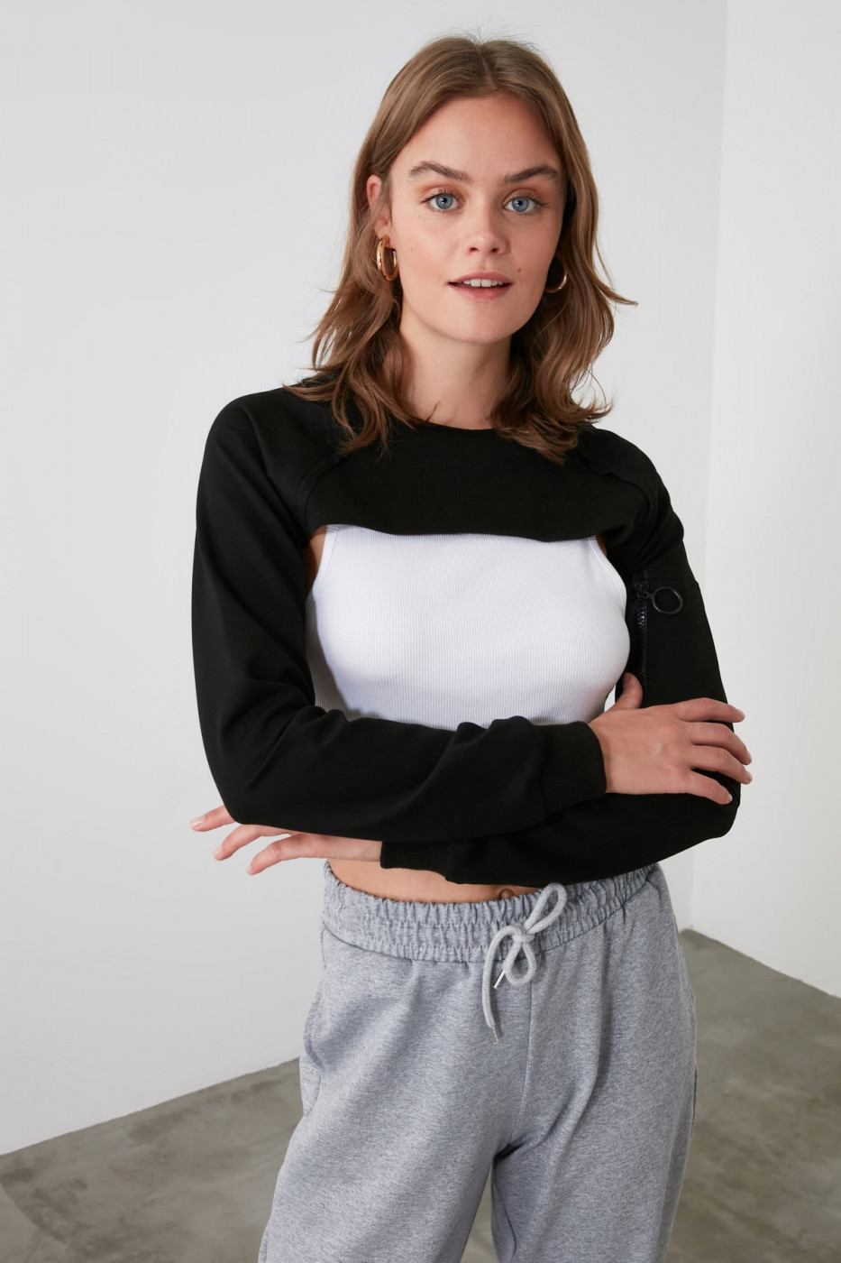 Trendyol Black Crop Sports Sweatshirt