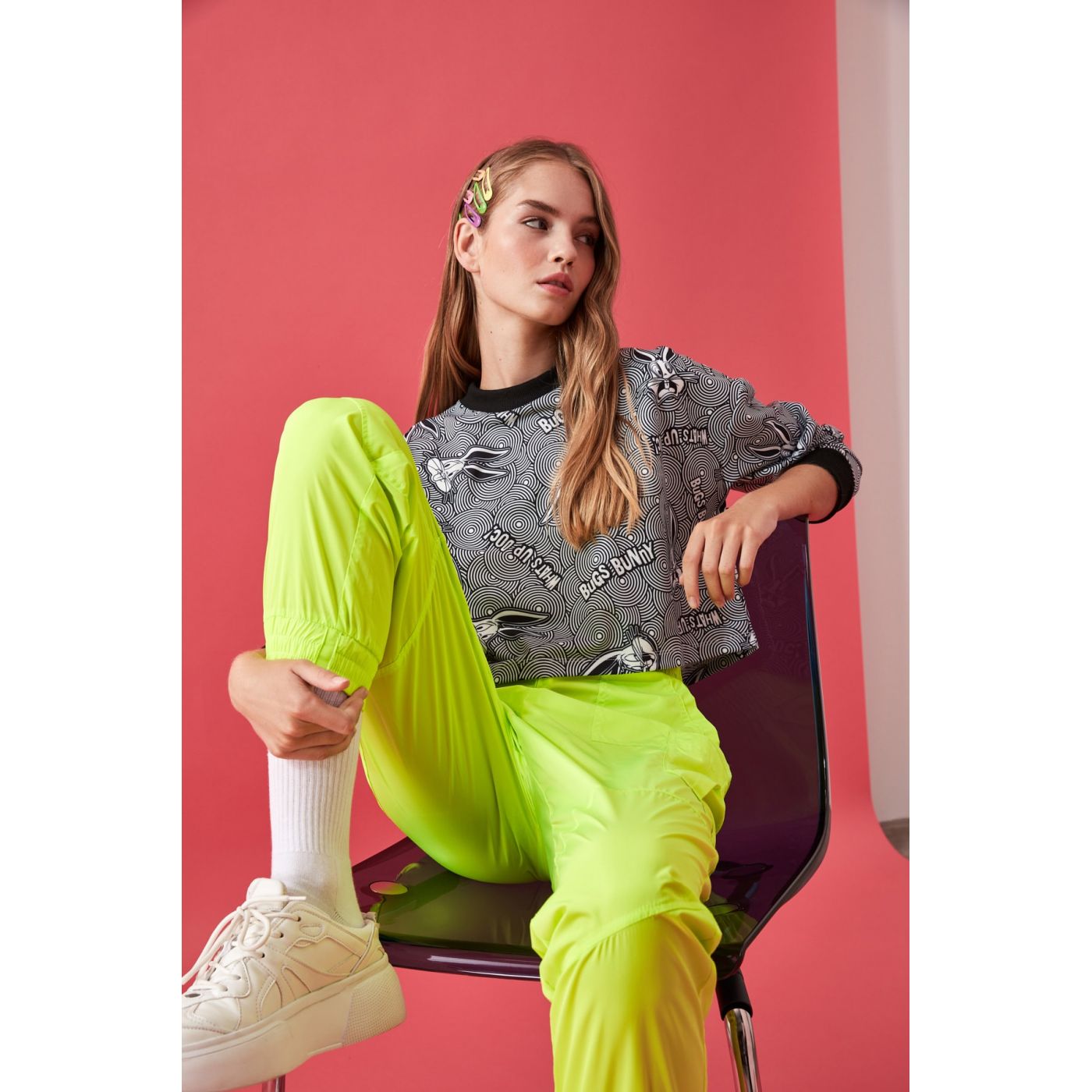Trendyol Grey Bugs Bunny Licensed Printed Crop Knitted Sweatshirt