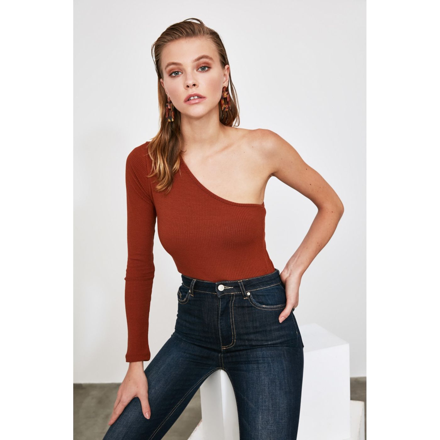 Trendyol Cinnamon One Shoulder Fitilli Knitted Blouse