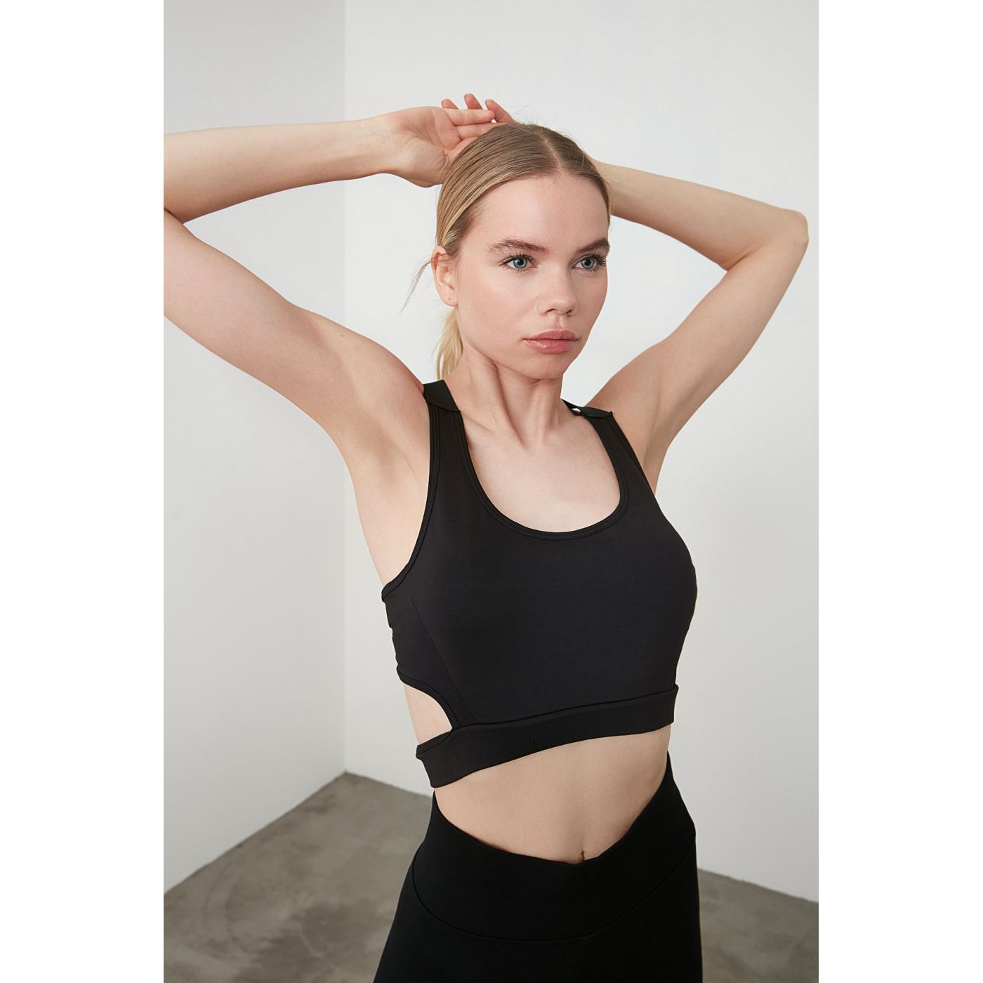 Trendyol Black Band Detailed Sports Bra