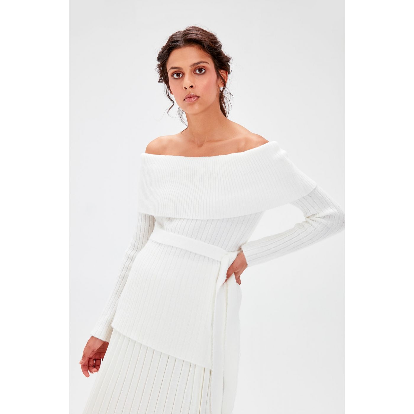 Trendyol Ekru Carmen Collar Binding Detailed Knitwear Sweater