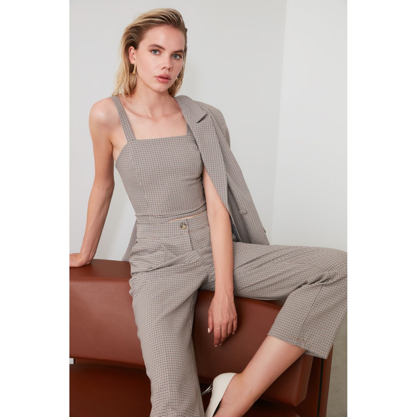 Trendyol Beige Crop Blouse