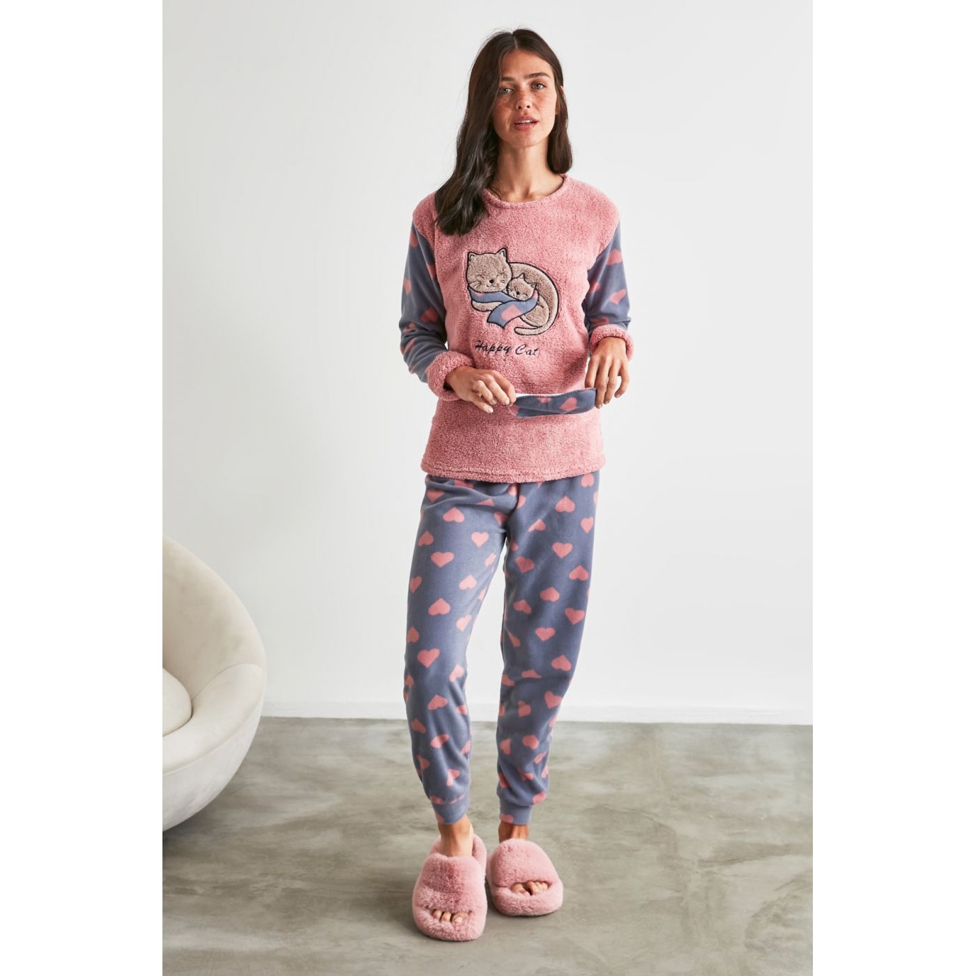 Trendyol Cat Embroidered Wellsoft Pajama Set