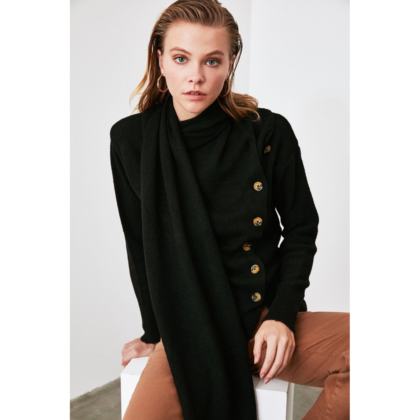Trendyol Black Scarf Knit Sweater