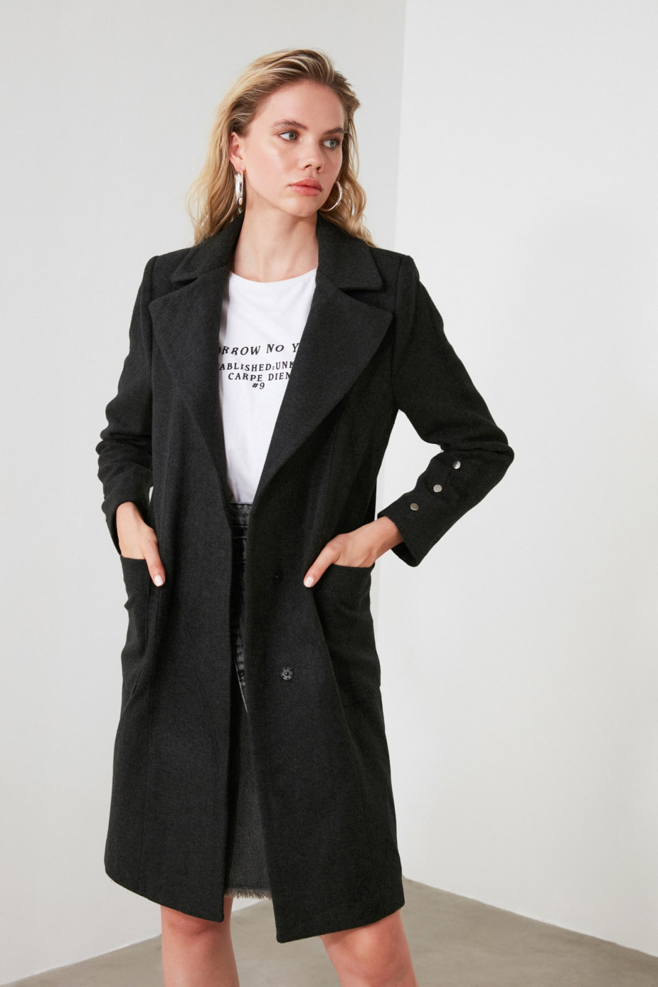 Trendyol Anthracite Metal Accessory Detailed Stamp Coat