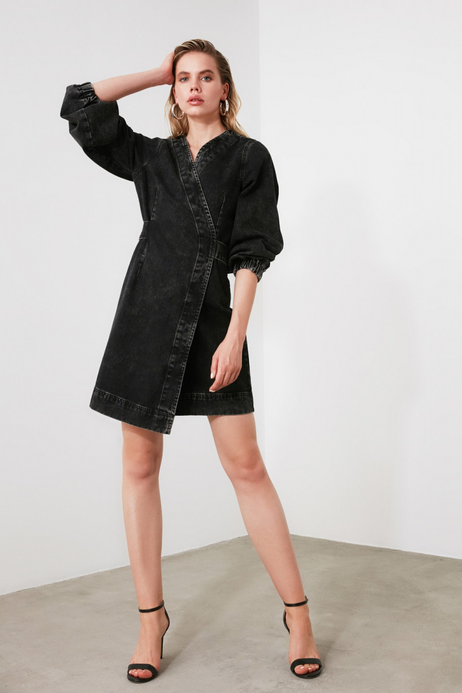 Trendyol Black Belted CruiseD Denim Dress