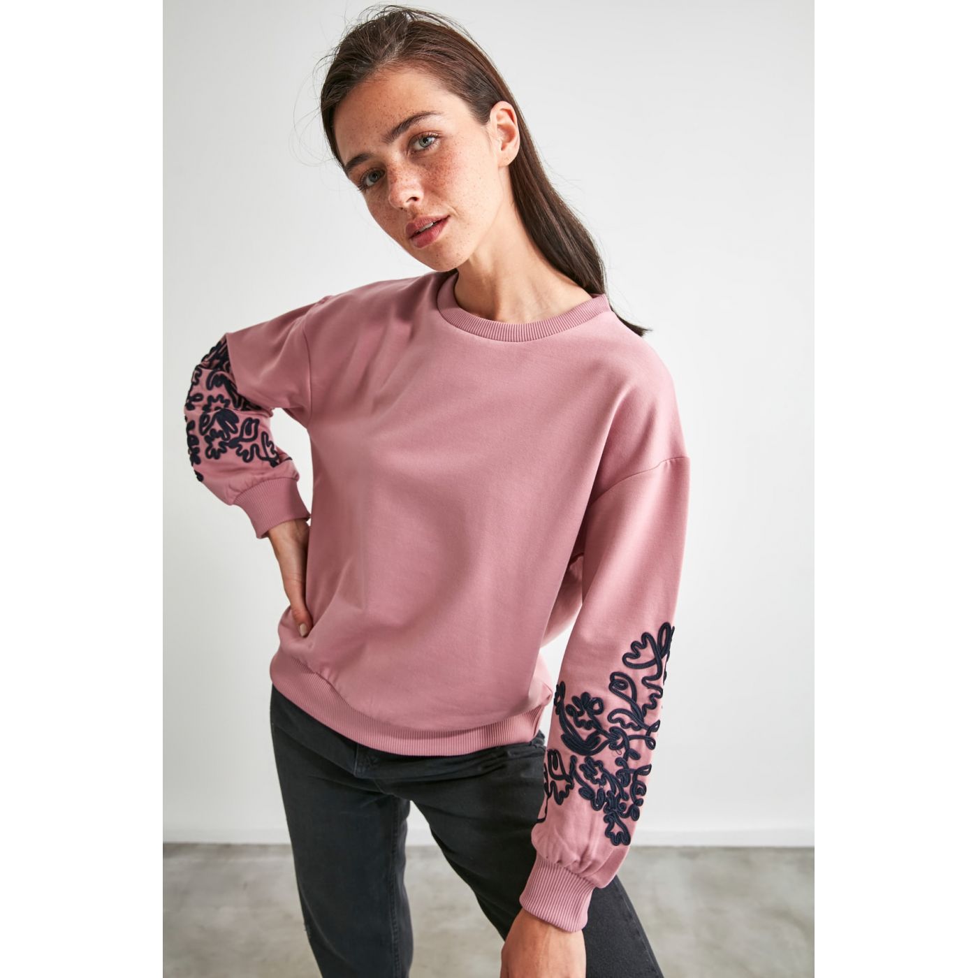 Trendyol Knitted Sweatshirt with Rose Dry Sleeves