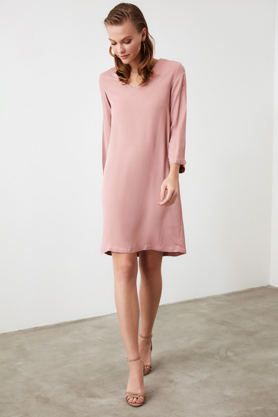 Trendyol Rose Dry V Collar Dress