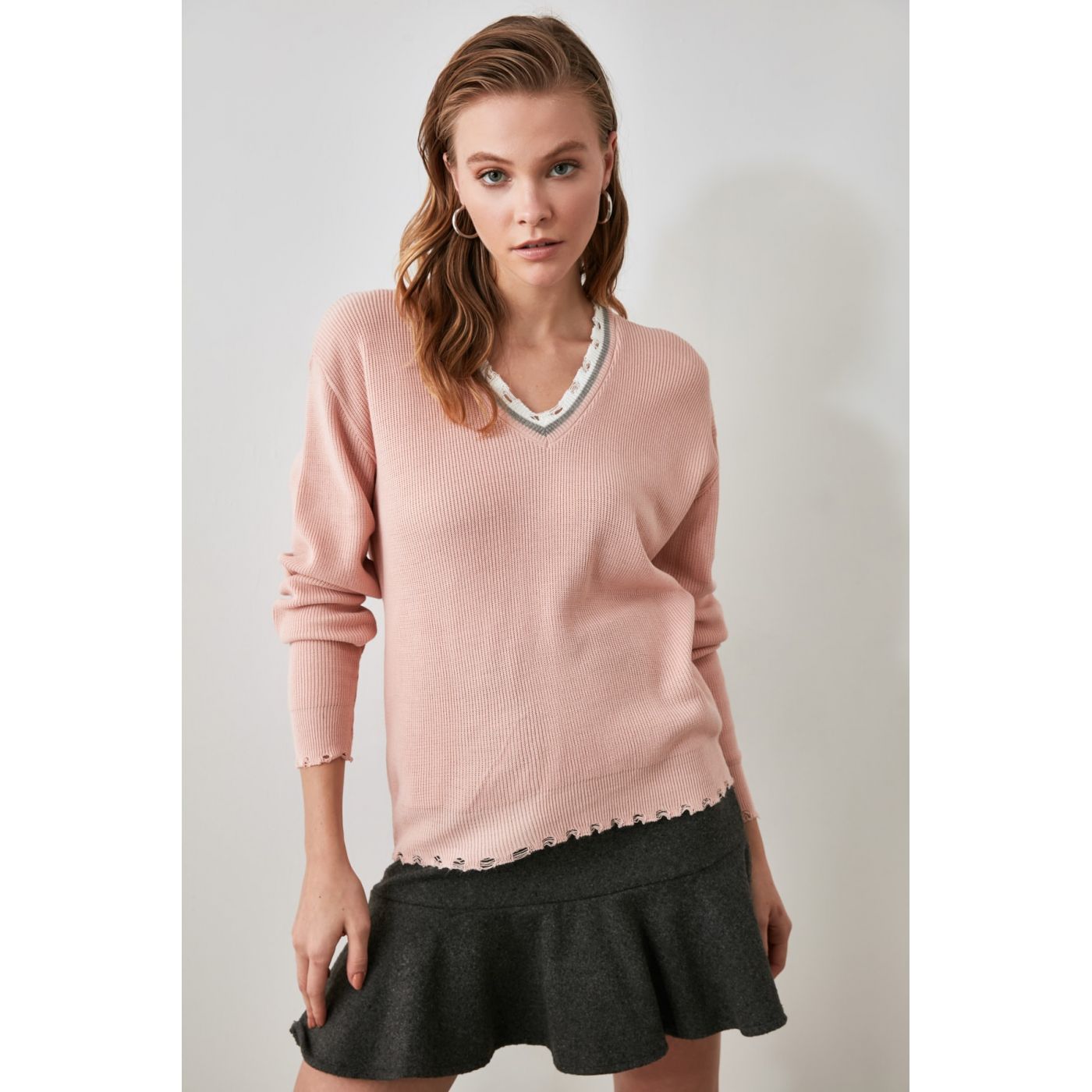 Trendyol Powder V Collar Knitwear Sweater