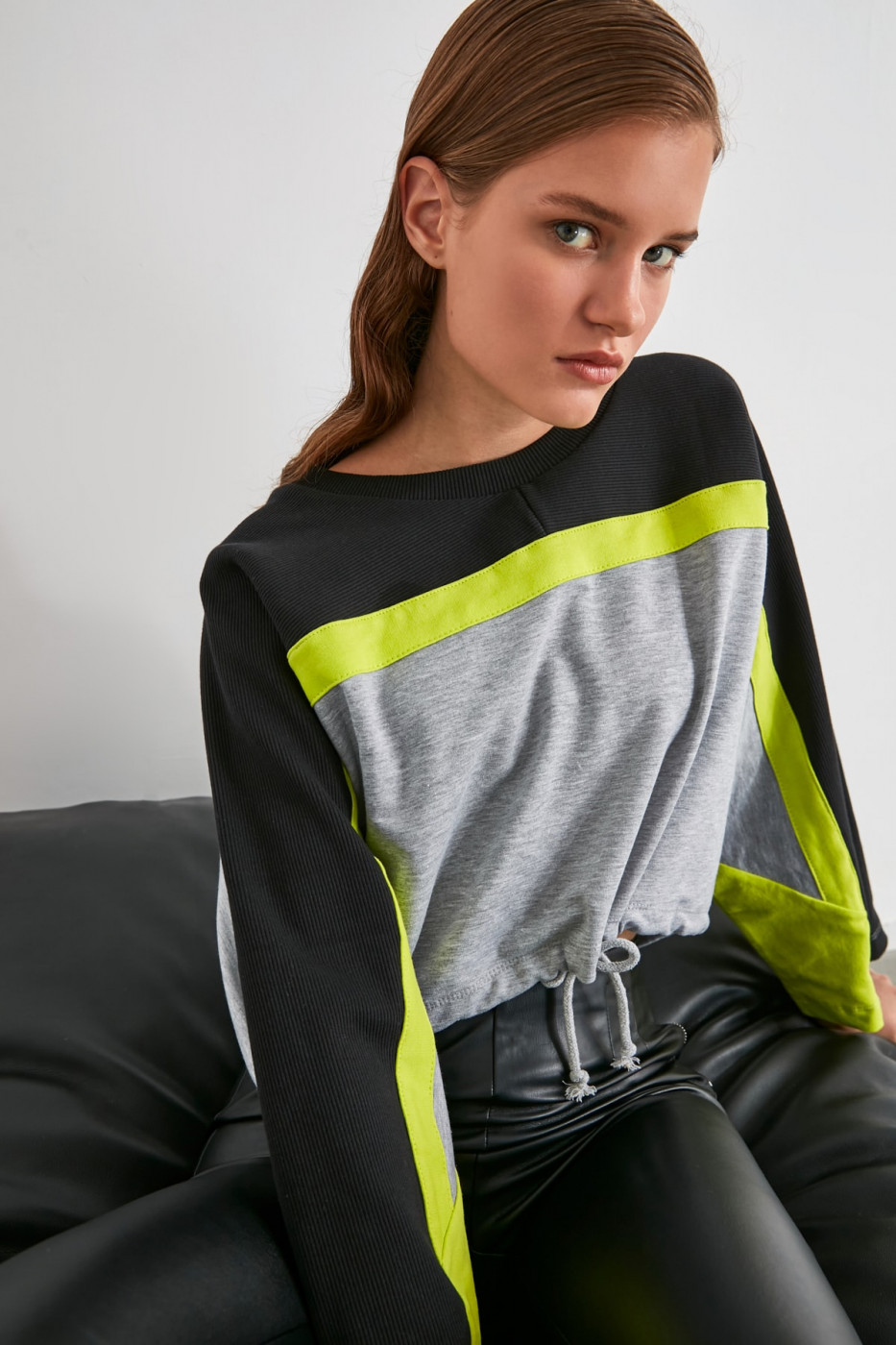 Trendyol Crop Knitted Sweatshirt WITH Green Color Block