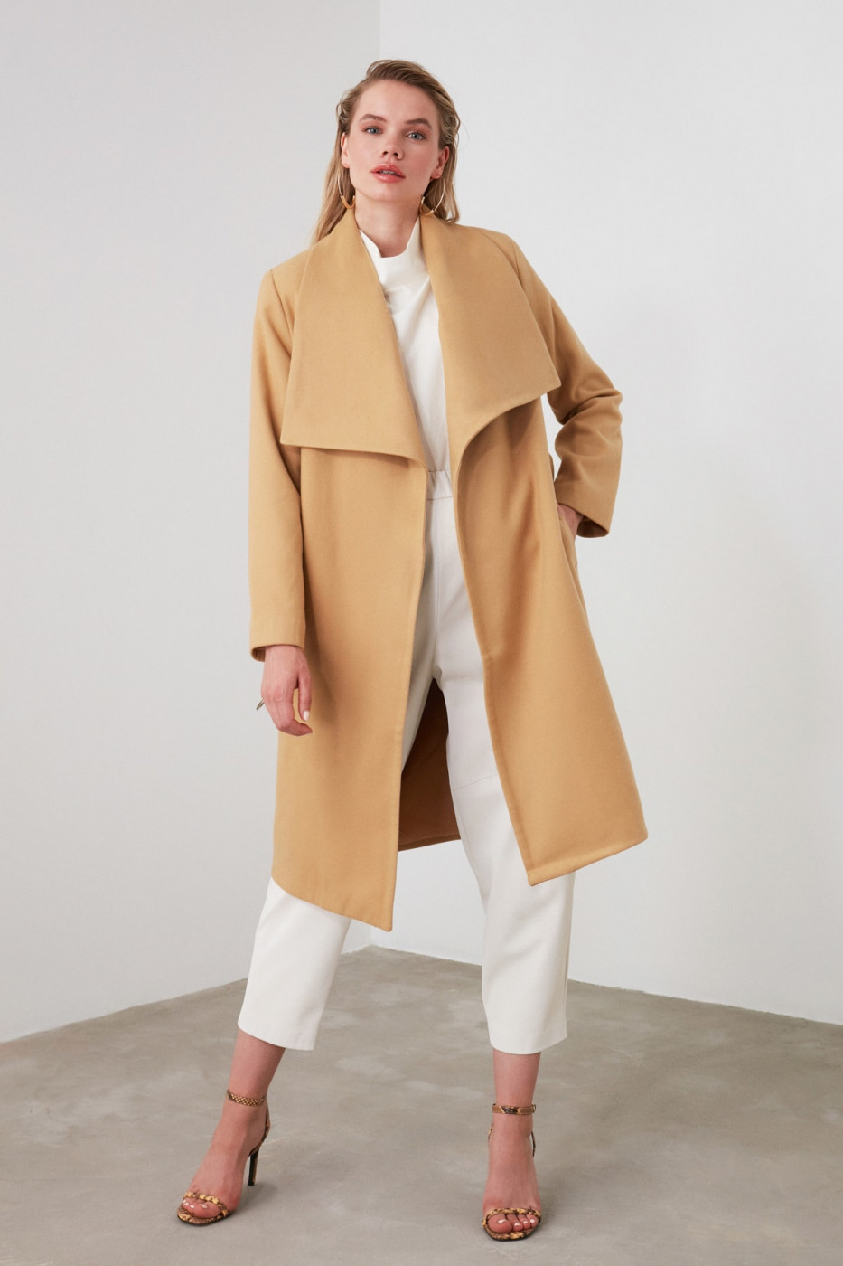 Trendyol Mink Wide Collar Arched Cachet Coat