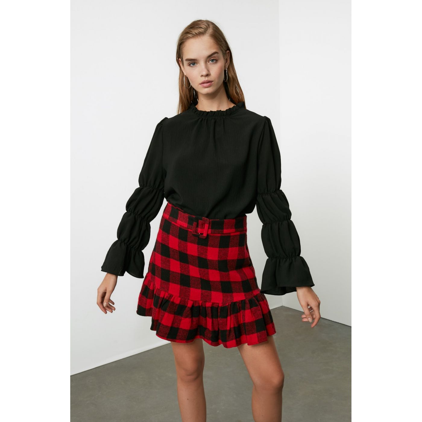 Trendyol Black Sleeve Flywheel Blouse
