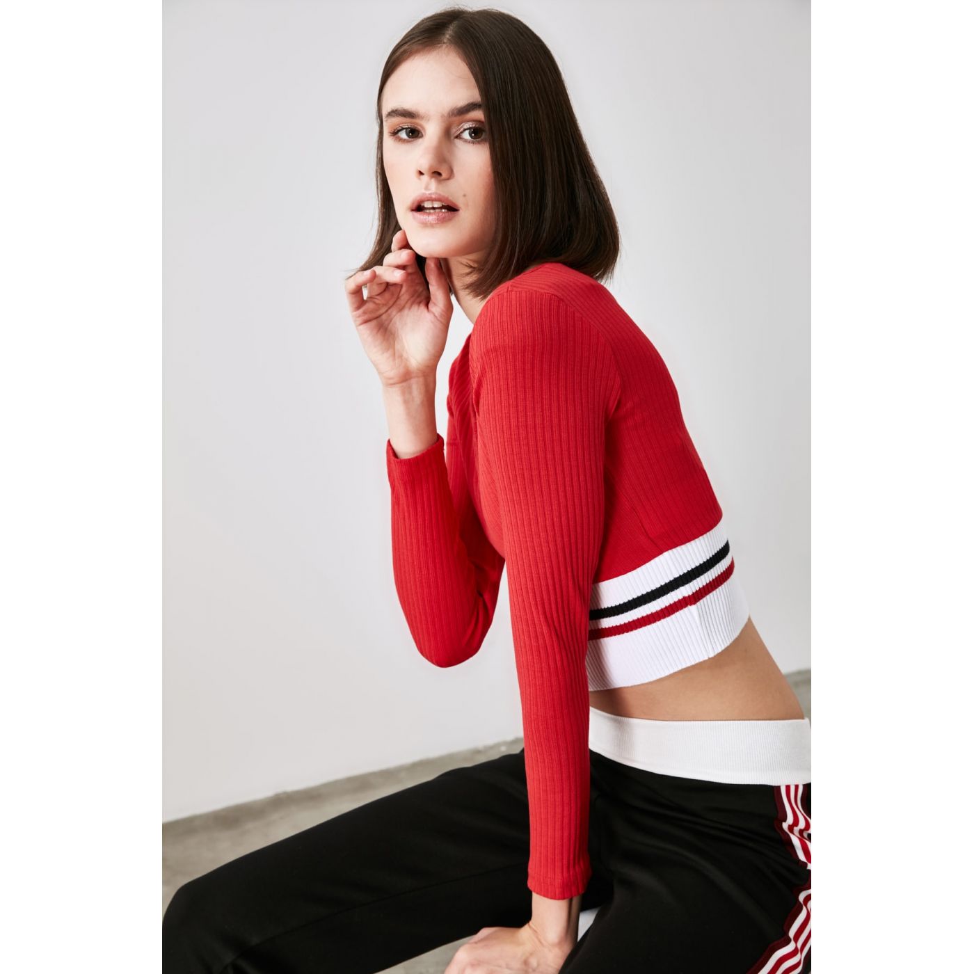Trendyol Red Ribbon Detailed V-Neck Knitted Blouse