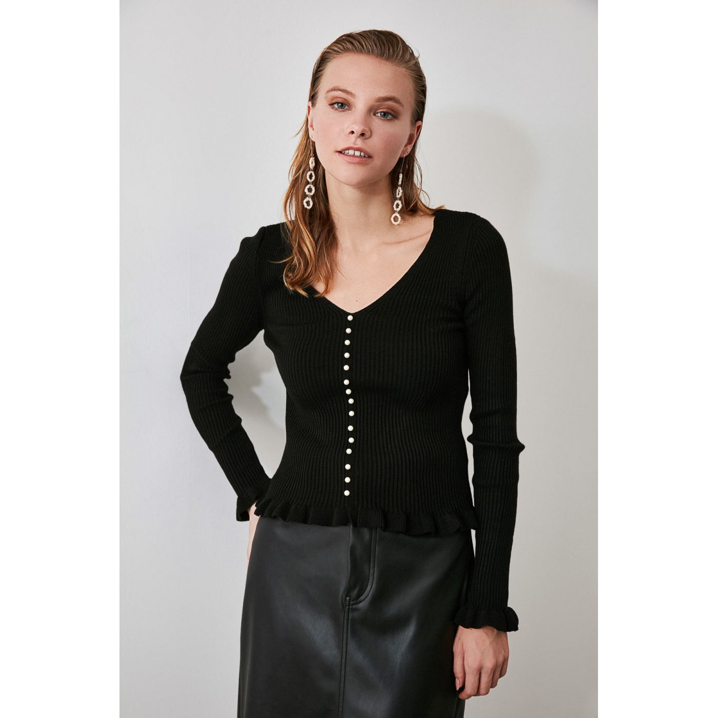 Trendyol Black Pearl Detailed Knitwear Sweater