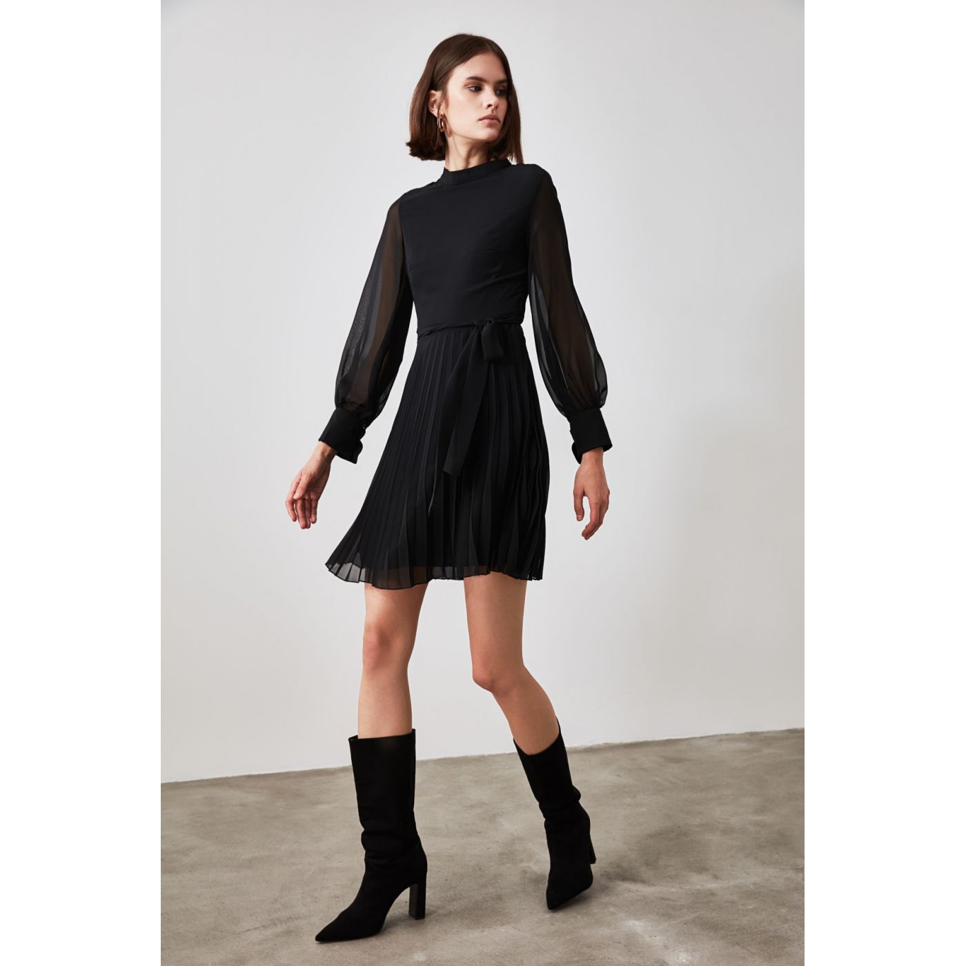 Trendyol Black Belt Pleated Dress