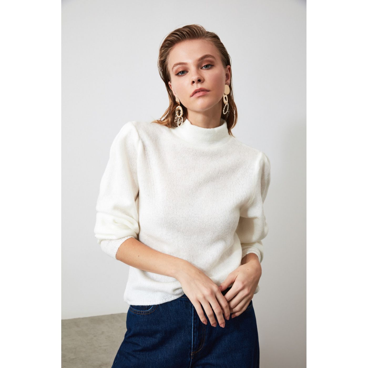 Trendyol Ekru Upright Collar Handle Plili Knit Sweater