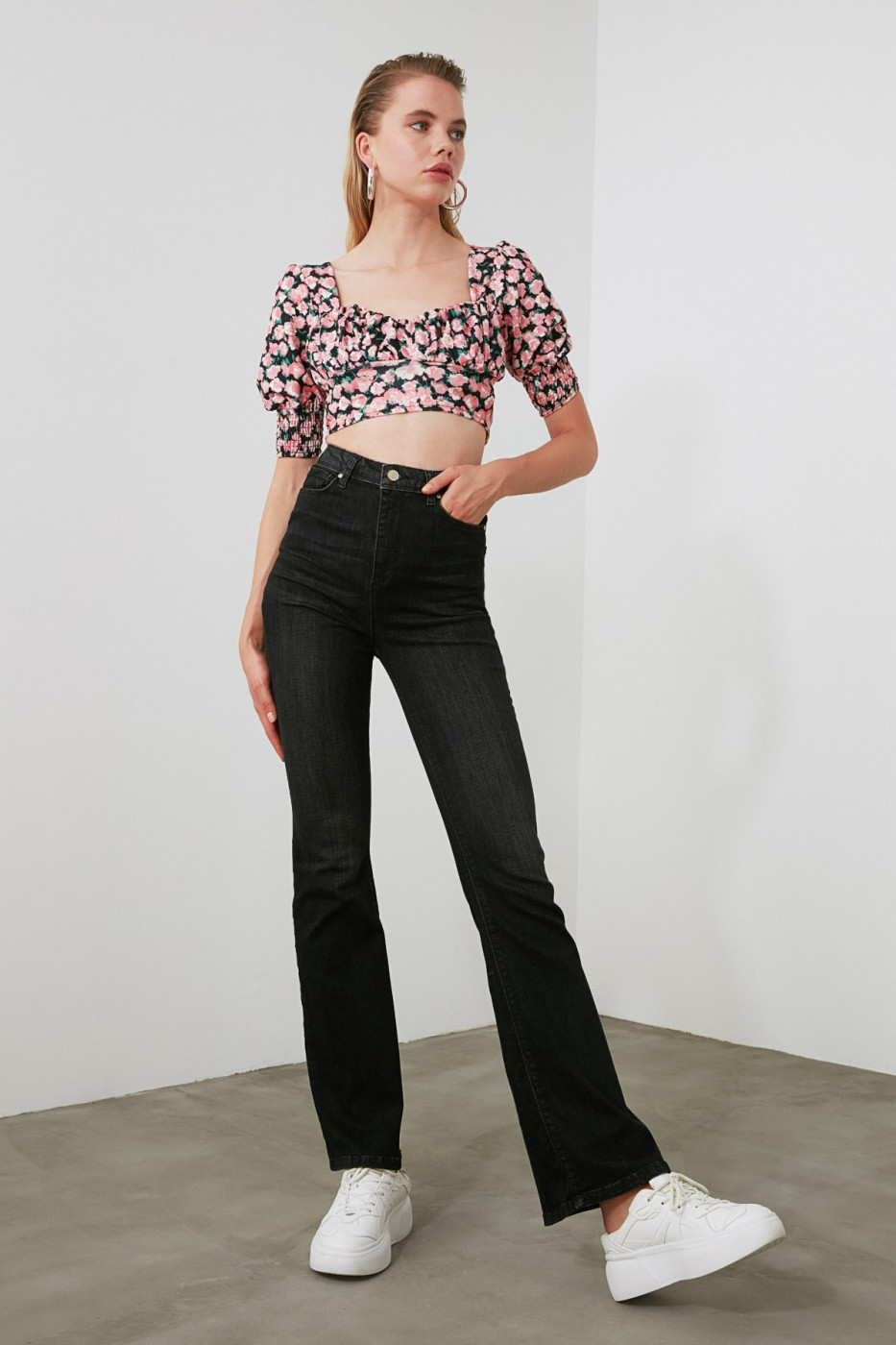Trendyol Black Thin Effect High Waist Flare Jeans