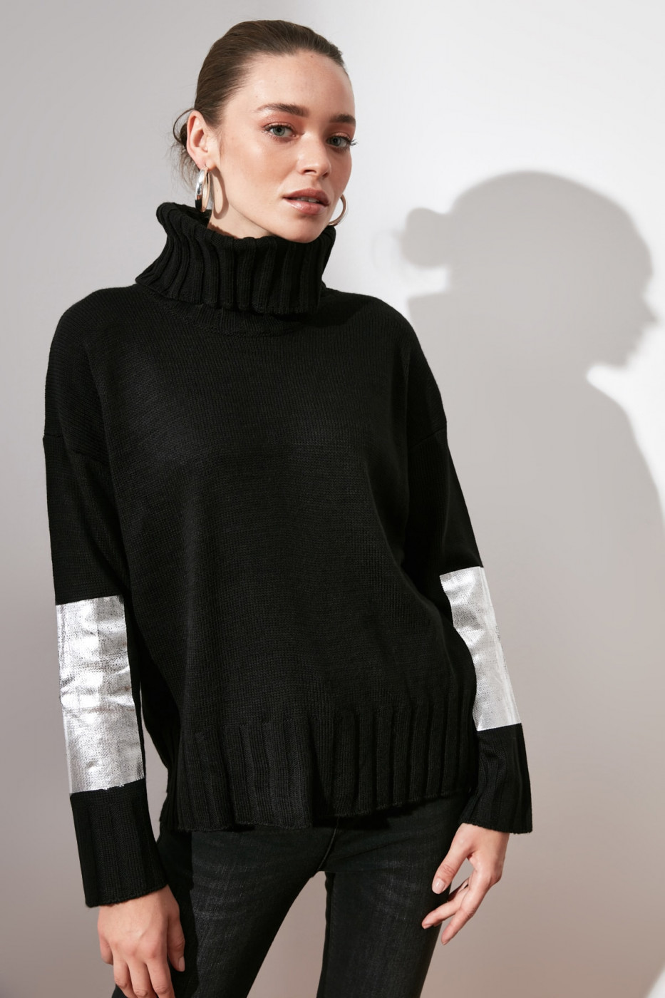 Trendyol Black Arm Varied Knitwear Sweater
